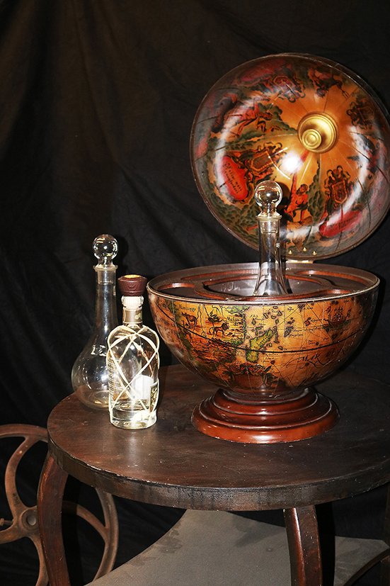 Nostalgische Globus-Bar, H-50  D-42 cm